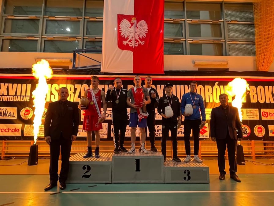 Oliwier Szot na podium